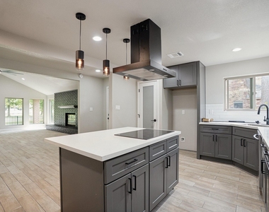 15 Presidio Road - Photo Thumbnail 8
