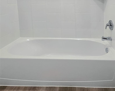 3422 Horseshoe Trail Lane - Photo Thumbnail 15