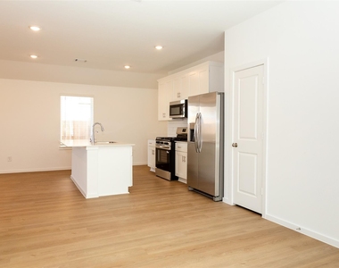 3422 Horseshoe Trail Lane - Photo Thumbnail 5