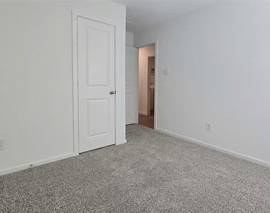 3422 Horseshoe Trail Lane - Photo Thumbnail 11