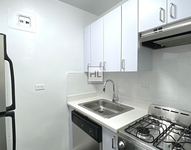 East 35th Street - Photo Thumbnail 1