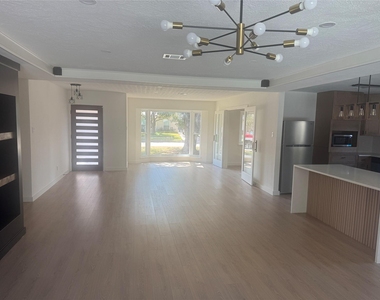 5950 Dumfries Drive - Photo Thumbnail 2