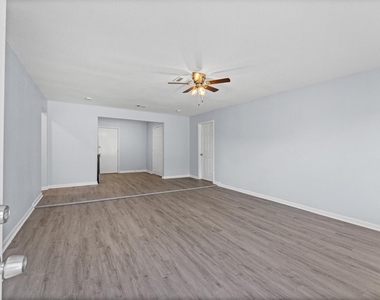 509 17th Avenue N - Photo Thumbnail 3