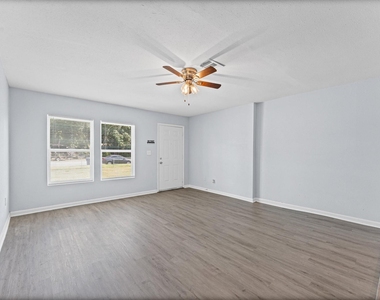509 17th Avenue N - Photo Thumbnail 8