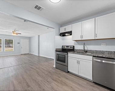 509 17th Avenue N - Photo Thumbnail 6
