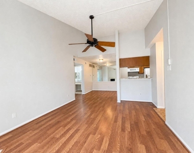 2120 El Paseo Street - Photo Thumbnail 4
