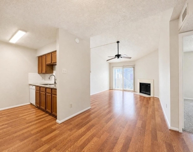 2120 El Paseo Street - Photo Thumbnail 3