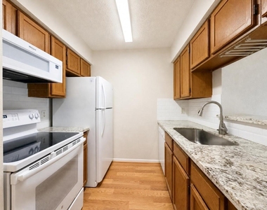 2120 El Paseo Street - Photo Thumbnail 5