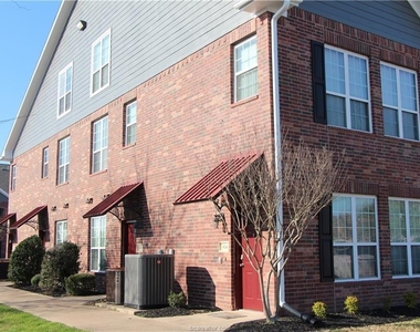 801 Luther Street W - Photo Thumbnail 32
