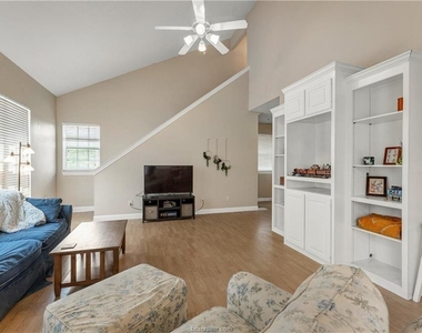 801 Luther Street W - Photo Thumbnail 3