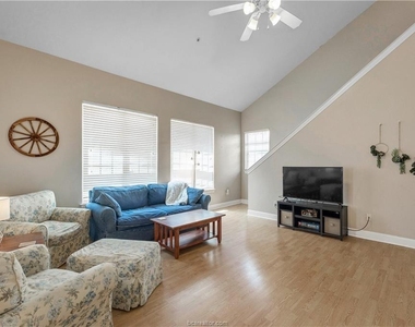 801 Luther Street W - Photo Thumbnail 2