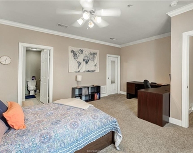 801 Luther Street W - Photo Thumbnail 13