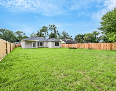 11611 Moltere Drive - Photo Thumbnail 24