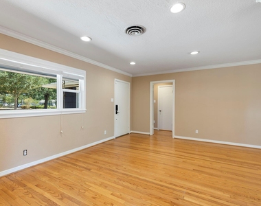 1802 Turnpike Road - Photo Thumbnail 6