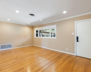 1802 Turnpike Road - Photo Thumbnail 5