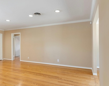 1802 Turnpike Road - Photo Thumbnail 12