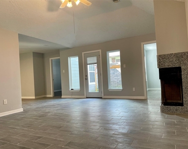 9415 Westacre Place - Photo Thumbnail 5