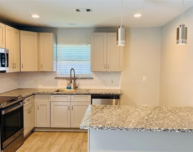 9415 Westacre Place - Photo Thumbnail 10