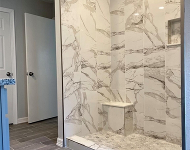 9415 Westacre Place - Photo Thumbnail 18