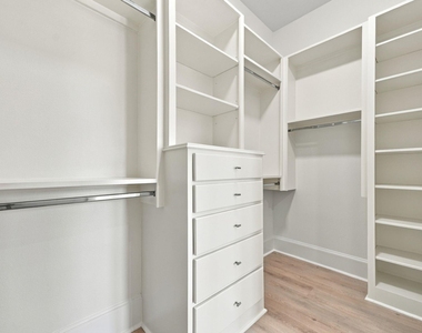 5531 Pine Street - Photo Thumbnail 34