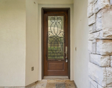 5531 Pine Street - Photo Thumbnail 4