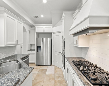 5531 Pine Street - Photo Thumbnail 15