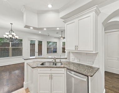 5531 Pine Street - Photo Thumbnail 14
