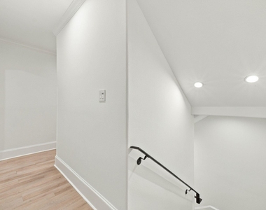 5531 Pine Street - Photo Thumbnail 17