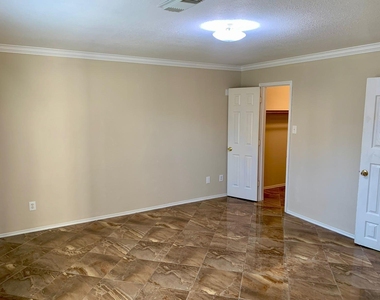 6019 Fallmont Drive - Photo Thumbnail 13