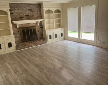 20111 Yorkway Drive - Photo Thumbnail 5