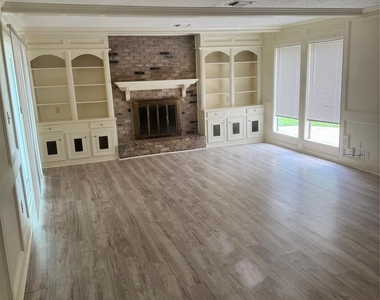 20111 Yorkway Drive - Photo Thumbnail 4