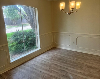 20111 Yorkway Drive - Photo Thumbnail 3