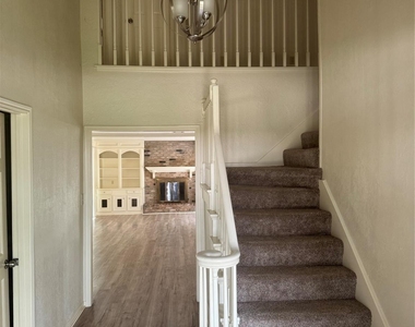 20111 Yorkway Drive - Photo Thumbnail 2