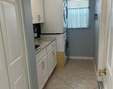 9019 Lismore Court - Photo Thumbnail 14