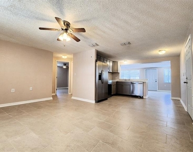 13738 Melanie Avenue - Photo Thumbnail 3