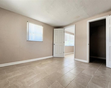 13738 Melanie Avenue - Photo Thumbnail 11