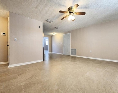 13738 Melanie Avenue - Photo Thumbnail 12