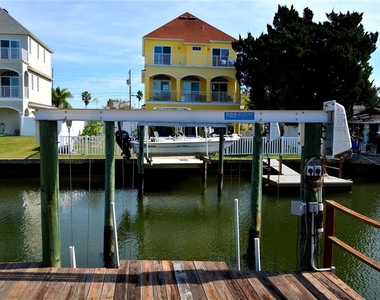13738 Melanie Avenue - Photo Thumbnail 2