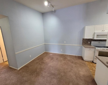 36113 Deer Creek Drive - Photo Thumbnail 8