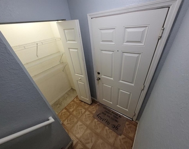 36113 Deer Creek Drive - Photo Thumbnail 4