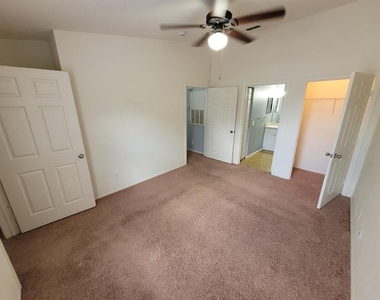 36113 Deer Creek Drive - Photo Thumbnail 16
