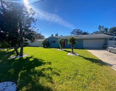 10940 Dorothy Lane - Photo Thumbnail 1