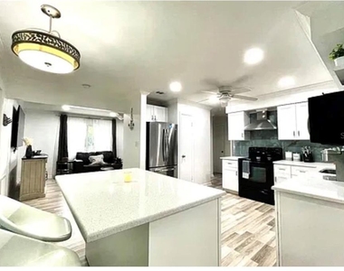 10940 Dorothy Lane - Photo Thumbnail 9