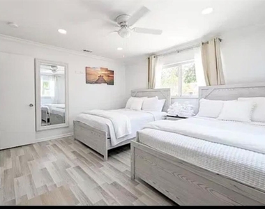 10940 Dorothy Lane - Photo Thumbnail 12