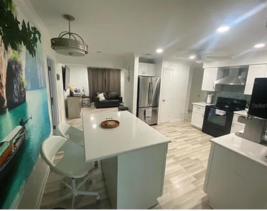 10940 Dorothy Lane - Photo Thumbnail 4