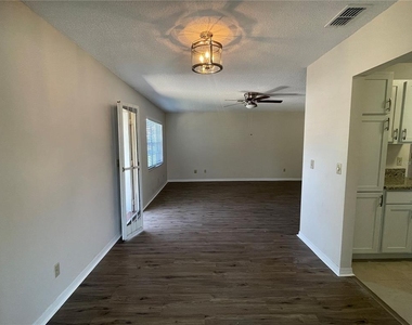 2232 Grenadier Drive - Photo Thumbnail 13