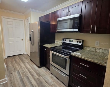 18563 Bridle Club Drive - Photo Thumbnail 7