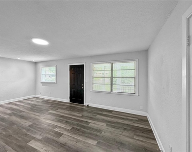 1455 Bethesda Street - Photo Thumbnail 3
