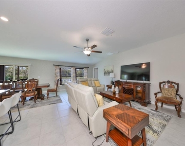 10351 Alder Green Drive - Photo Thumbnail 11