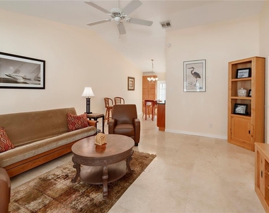 1848 N Washington Avenue - Photo Thumbnail 2
